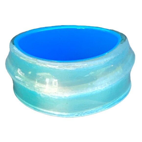 1980s Wide Chunky Asymmetric Wavy Light Blue Moon Glow Lucite Bangle Bracelet Ru - Picture 6 of 7